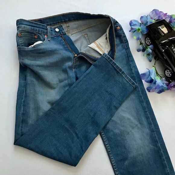 Levi's NWOT 505 Medium Wash Straight Jeans Men 32 x 32 - Picture 4 of 9